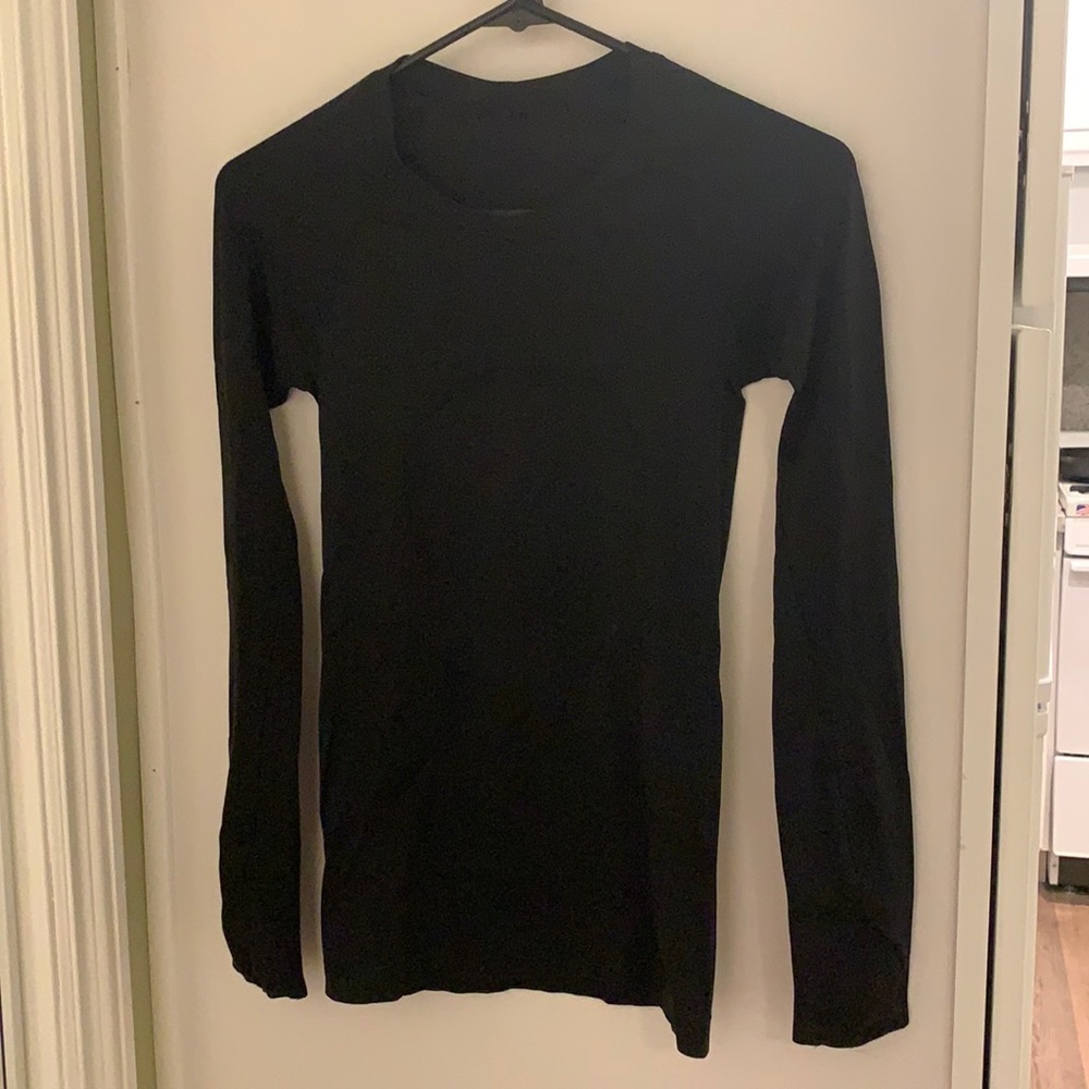 Lululemon size 2 black long sleeve